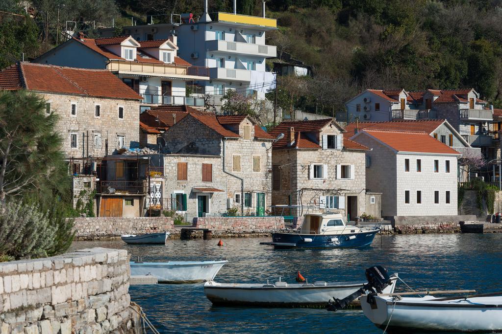 Apartments Vucinovic Tivat Exterior foto